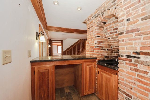 1 Cemetery Road, New Boston, NH 03070