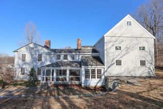 1 Cemetery Road, New Boston, NH 03070