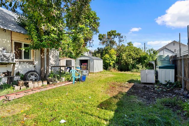 2145 Perkins Way, Sacramento, CA 95818