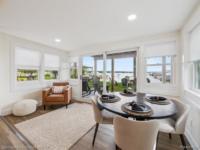 8980 Dexter Pinckney Road, Pinckney, MI 48169