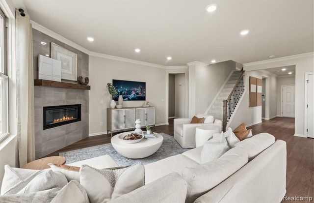 3069 Wyvern, Lake Orion, MI 48259