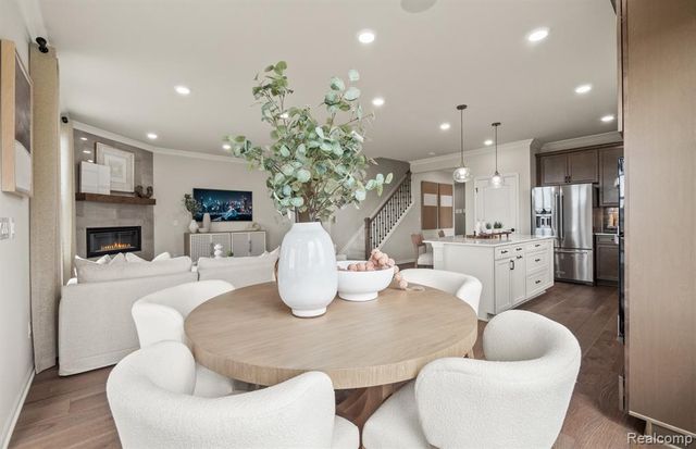 3069 Wyvern, Lake Orion, MI 48259