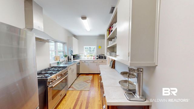 300 Bromley Pl, Mobile, AL 36606