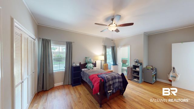 300 Bromley Pl, Mobile, AL 36606