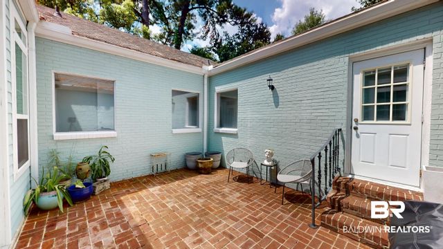 300 Bromley Pl, Mobile, AL 36606