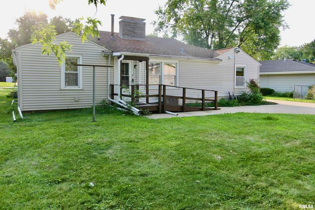 6210 N NORTHMOOR Court, Peoria, IL 61614