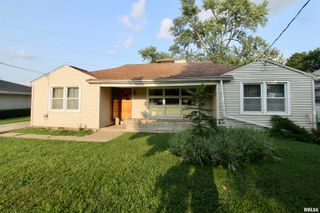 6210 N NORTHMOOR Court, Peoria, IL 61614