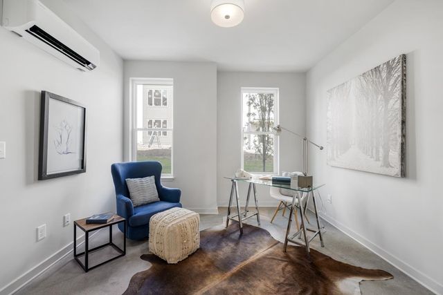 330 E Village Ln, Nashville, TN 37216