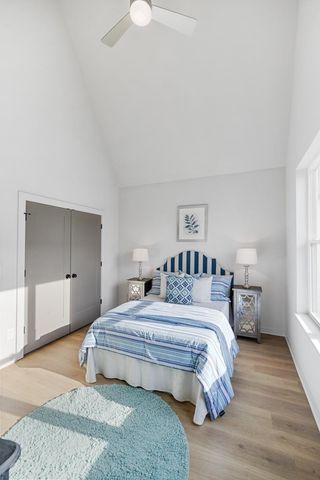 330 E Village Ln, Nashville, TN 37216