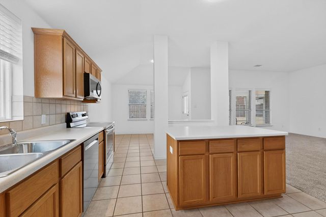 432 Creekwood Court, Forney, TX 75126