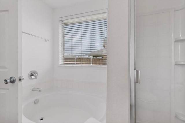 432 Creekwood Court, Forney, TX 75126