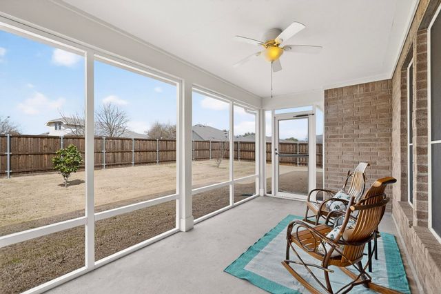 432 Creekwood Court, Forney, TX 75126