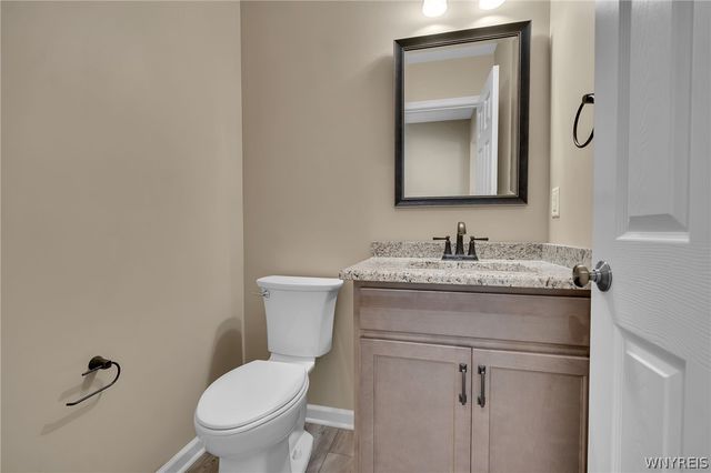 902 Carriage Lane, West Seneca, NY 14224