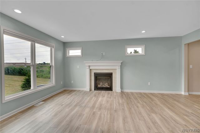 902 Carriage Lane, West Seneca, NY 14224