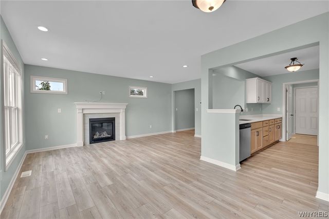 902 Carriage Lane, West Seneca, NY 14224