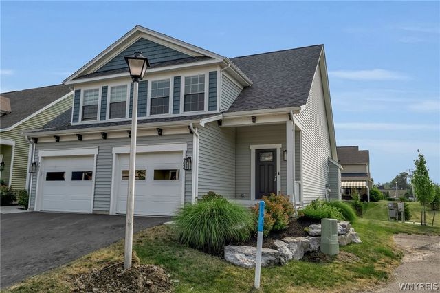 902 Carriage Lane, West Seneca, NY 14224