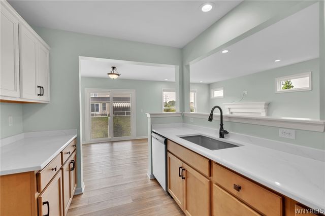 902 Carriage Lane, West Seneca, NY 14224