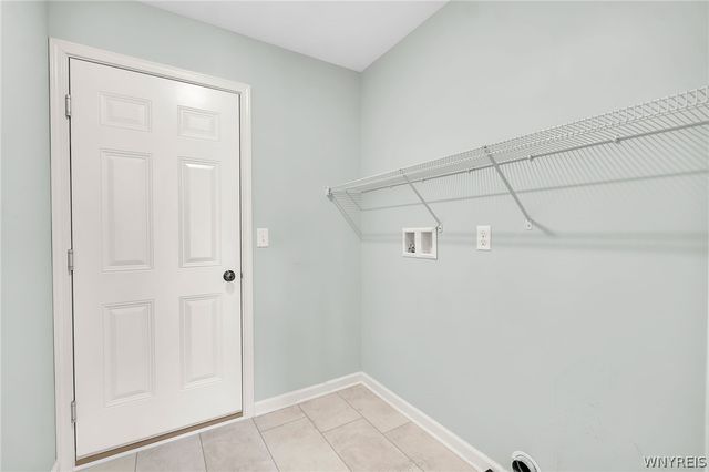 902 Carriage Lane, West Seneca, NY 14224