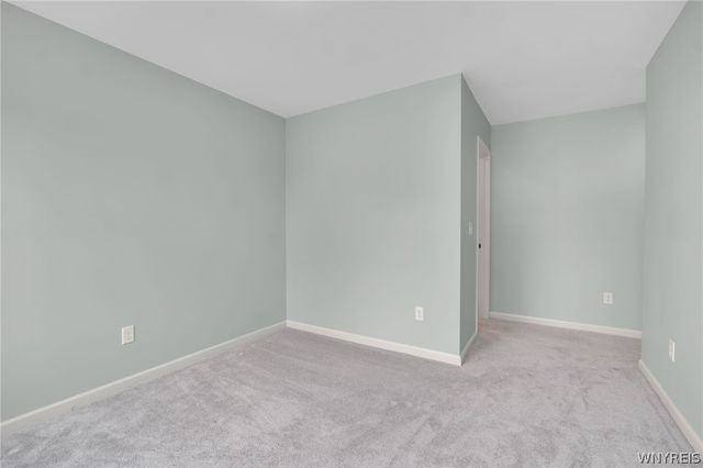 902 Carriage Lane, West Seneca, NY 14224