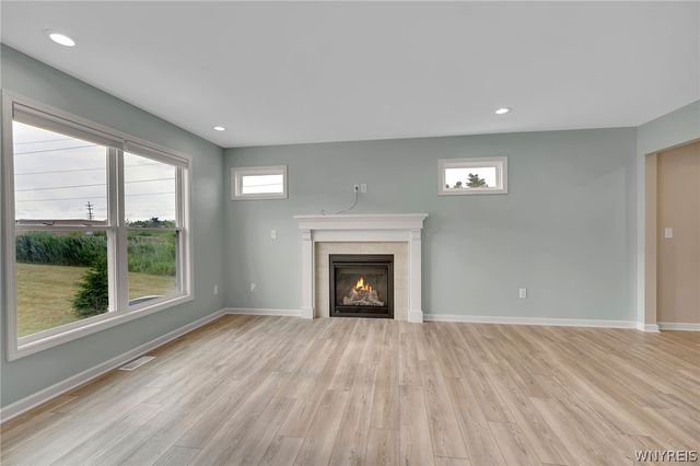902 Carriage Lane, West Seneca, NY 14224