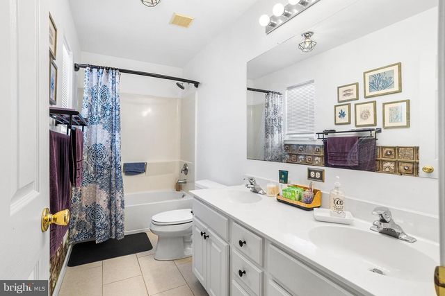 26 ANDREA DR, Columbus, NJ 08022