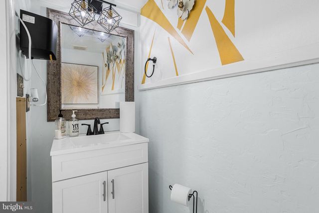 26 ANDREA DR, Columbus, NJ 08022