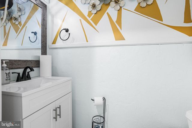 26 ANDREA DR, Columbus, NJ 08022