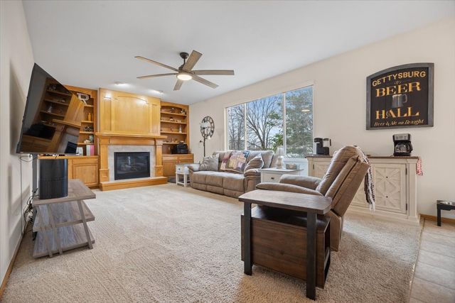 4585 Houck Drive, Pleasant Hill, IA 50327