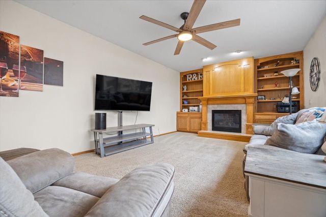 4585 Houck Drive, Pleasant Hill, IA 50327