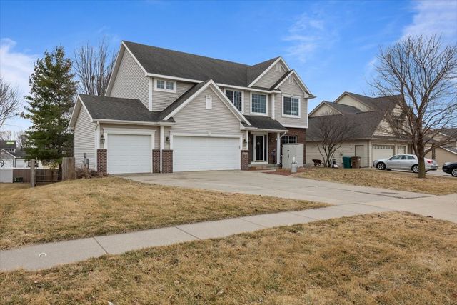 4585 Houck Drive, Pleasant Hill, IA 50327