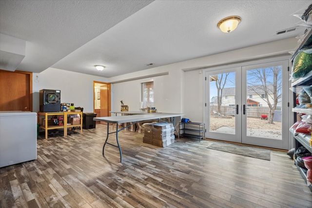 4585 Houck Drive, Pleasant Hill, IA 50327