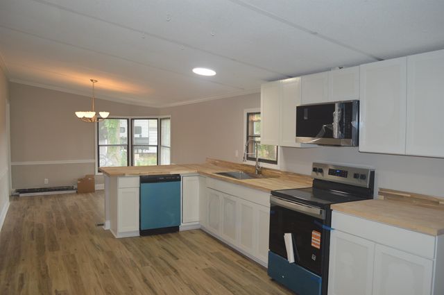 1922 N Twisted Oak Dr., Little River, SC 29566