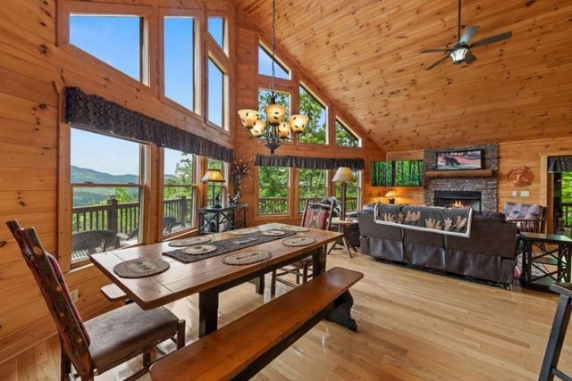 58 Overlook Way, Blue Ridge, GA 30513