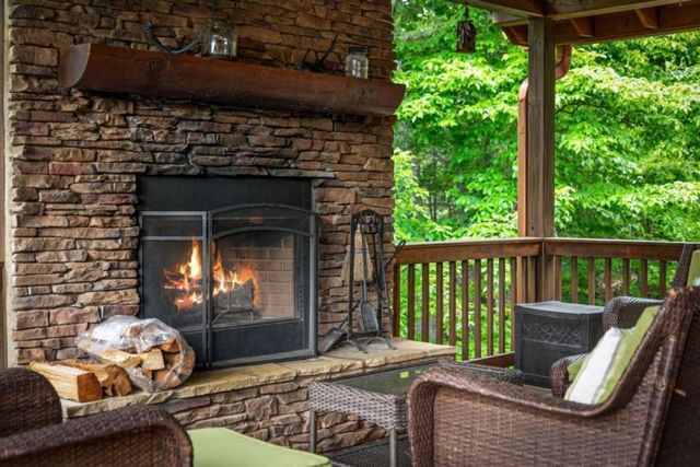 58 Overlook Way, Blue Ridge, GA 30513