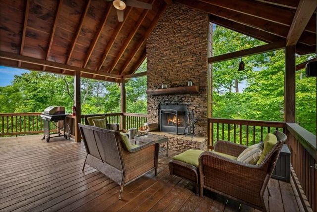 58 Overlook Way, Blue Ridge, GA 30513
