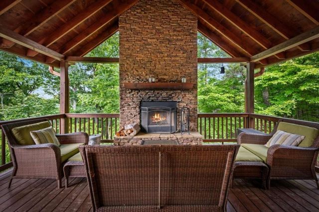58 Overlook Way, Blue Ridge, GA 30513