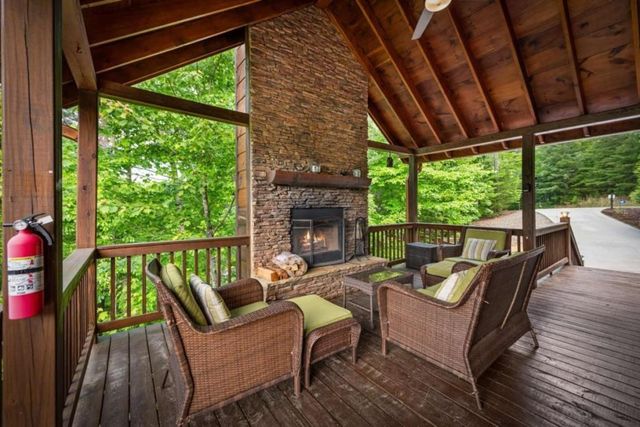 58 Overlook Way, Blue Ridge, GA 30513