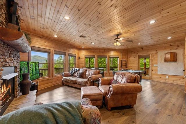 58 Overlook Way, Blue Ridge, GA 30513