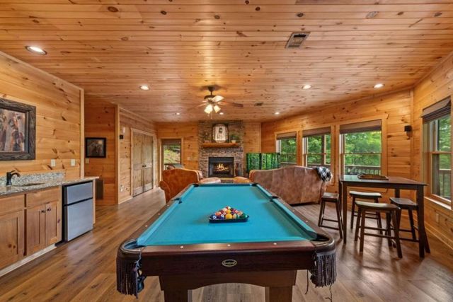 58 Overlook Way, Blue Ridge, GA 30513