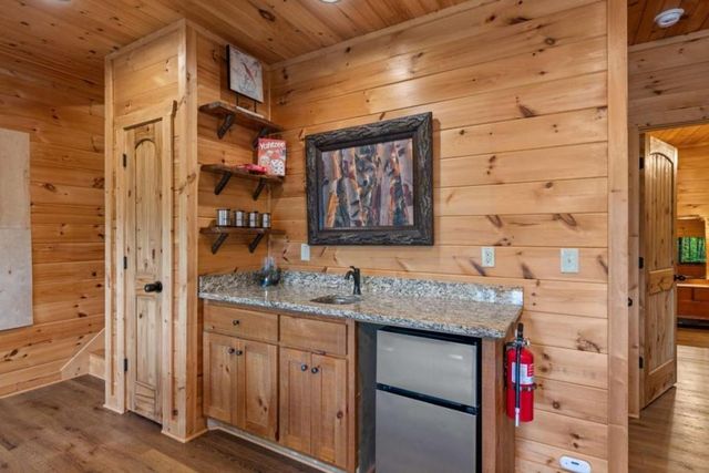 58 Overlook Way, Blue Ridge, GA 30513