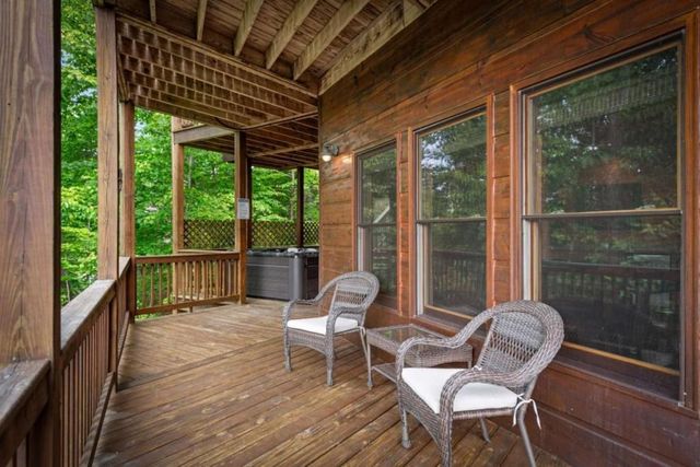 58 Overlook Way, Blue Ridge, GA 30513