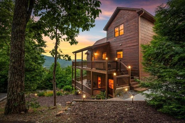 58 Overlook Way, Blue Ridge, GA 30513