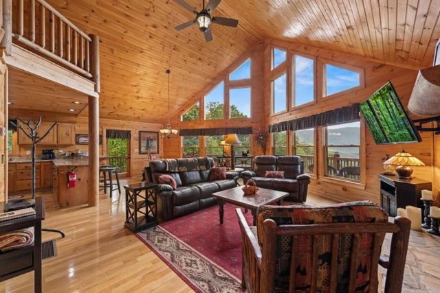 58 Overlook Way, Blue Ridge, GA 30513