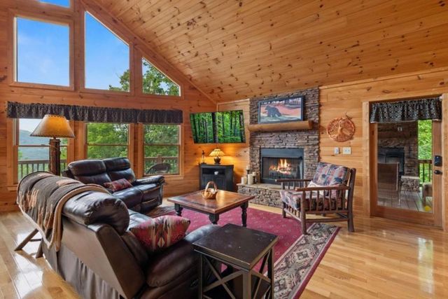 58 Overlook Way, Blue Ridge, GA 30513