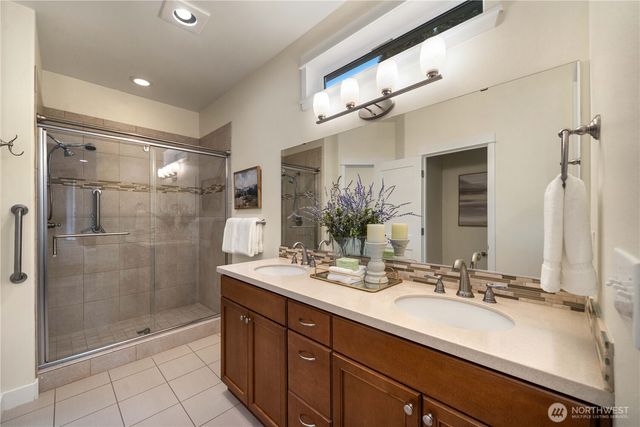 14714 Knoll Park Court E, Bonney Lake, WA 98391