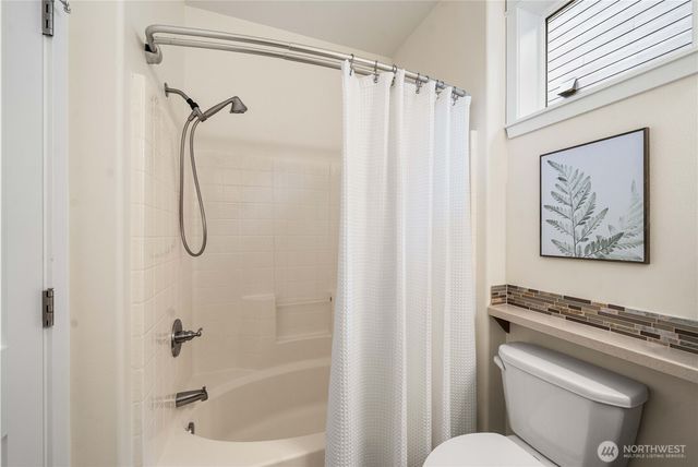 14714 Knoll Park Court E, Bonney Lake, WA 98391