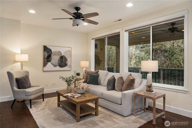 14714 Knoll Park Court E, Bonney Lake, WA 98391