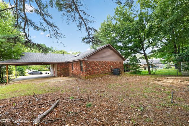 5638 Dogwood Trail, Jackson, MS 39212