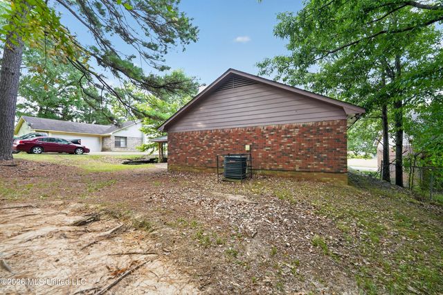 5638 Dogwood Trail, Jackson, MS 39212