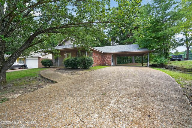 5638 Dogwood Trail, Jackson, MS 39212